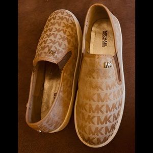 MK sandals